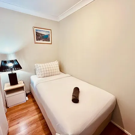 Spacious 6 Bedroom Holiday Home 15 Min Away From Melbourne Airport Sydenham Exterior photo