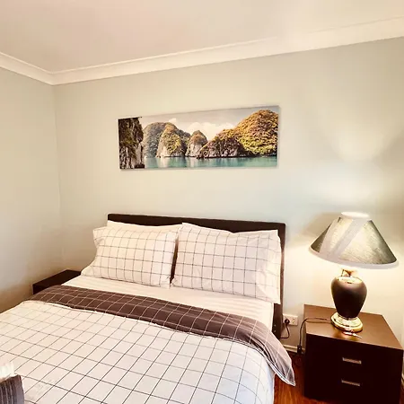 Spacious 6 Bedroom Holiday Home 15 Min Away From Melbourne Airport Sydenham Exterior photo