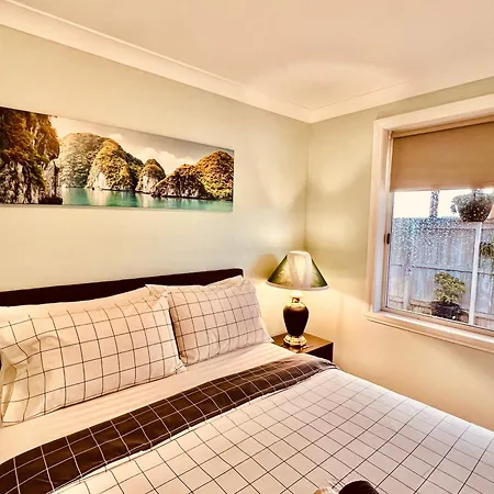 Spacious 6 Bedroom Holiday Home 15 Min Away From Melbourne Airport Sydenham Exterior photo