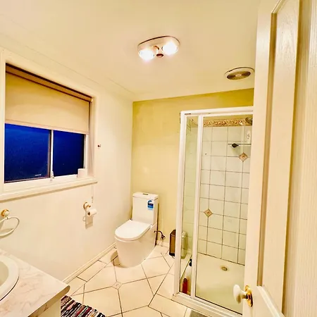 Spacious 6 Bedroom Holiday Home 15 Min Away From Melbourne Airport Sydenham Exterior photo