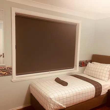 Spacious 6 Bedroom Holiday Home 15 Min Away From Melbourne Airport Sydenham Exterior photo
