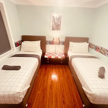 Spacious 6 Bedroom Holiday Home 15 Min Away From Melbourne Airport Sydenham Exterior photo