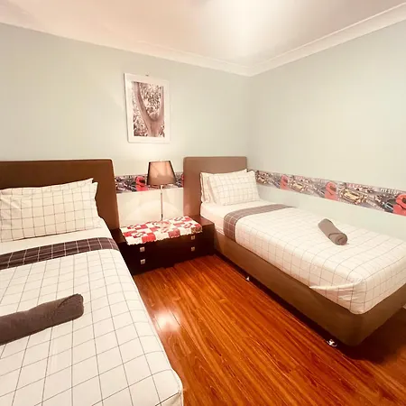 Spacious 6 Bedroom Holiday Home 15 Min Away From Melbourne Airport Sydenham Exterior photo