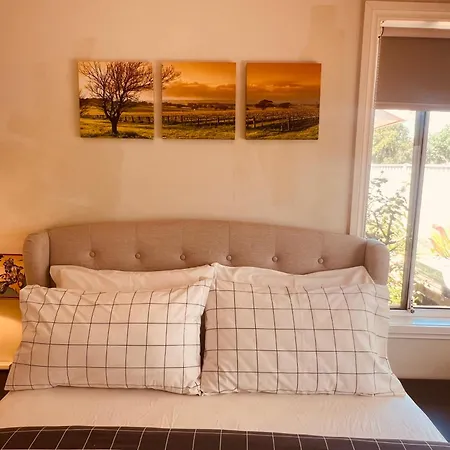 Spacious 6 Bedroom Holiday Home 15 Min Away From Melbourne Airport Sydenham Exterior photo