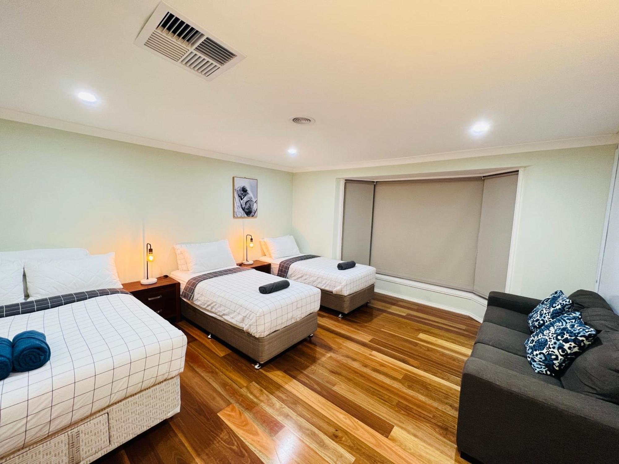 Homestay Spacious 6 Bedroom 15 Min Away From Melbourne Airport Sydenham