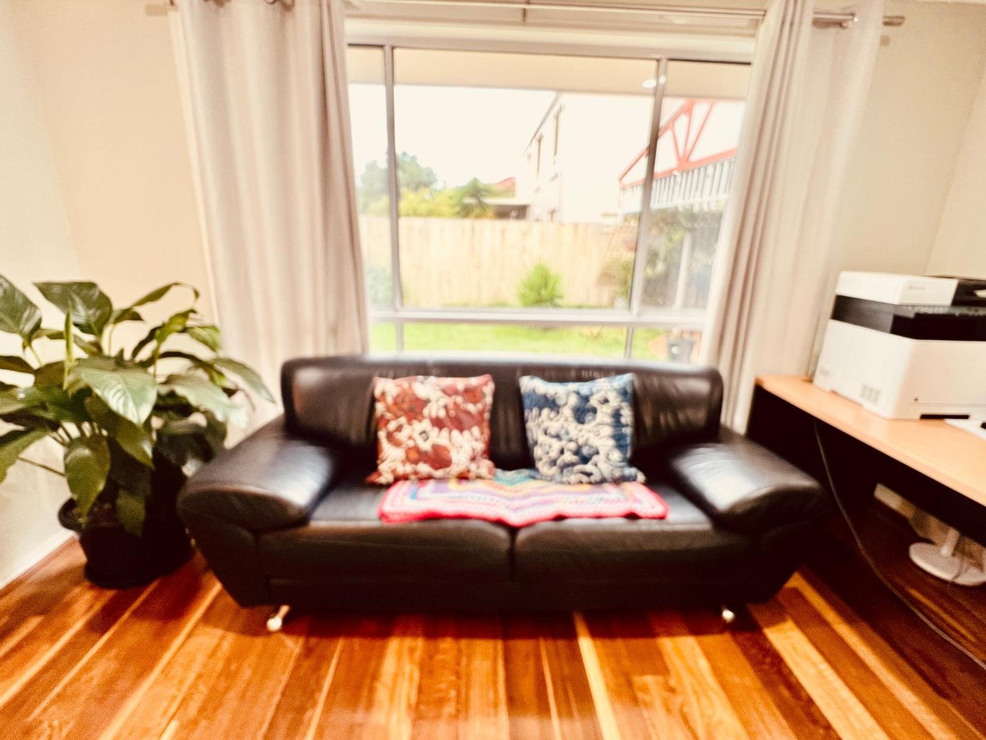 Homestay Spacious 6 Bedroom 15 Min Away From Melbourne Airport *