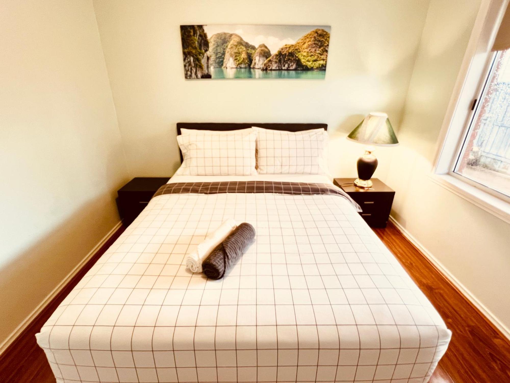 Homestay Spacious 6 Bedroom 15 Min Away From Melbourne Airport *