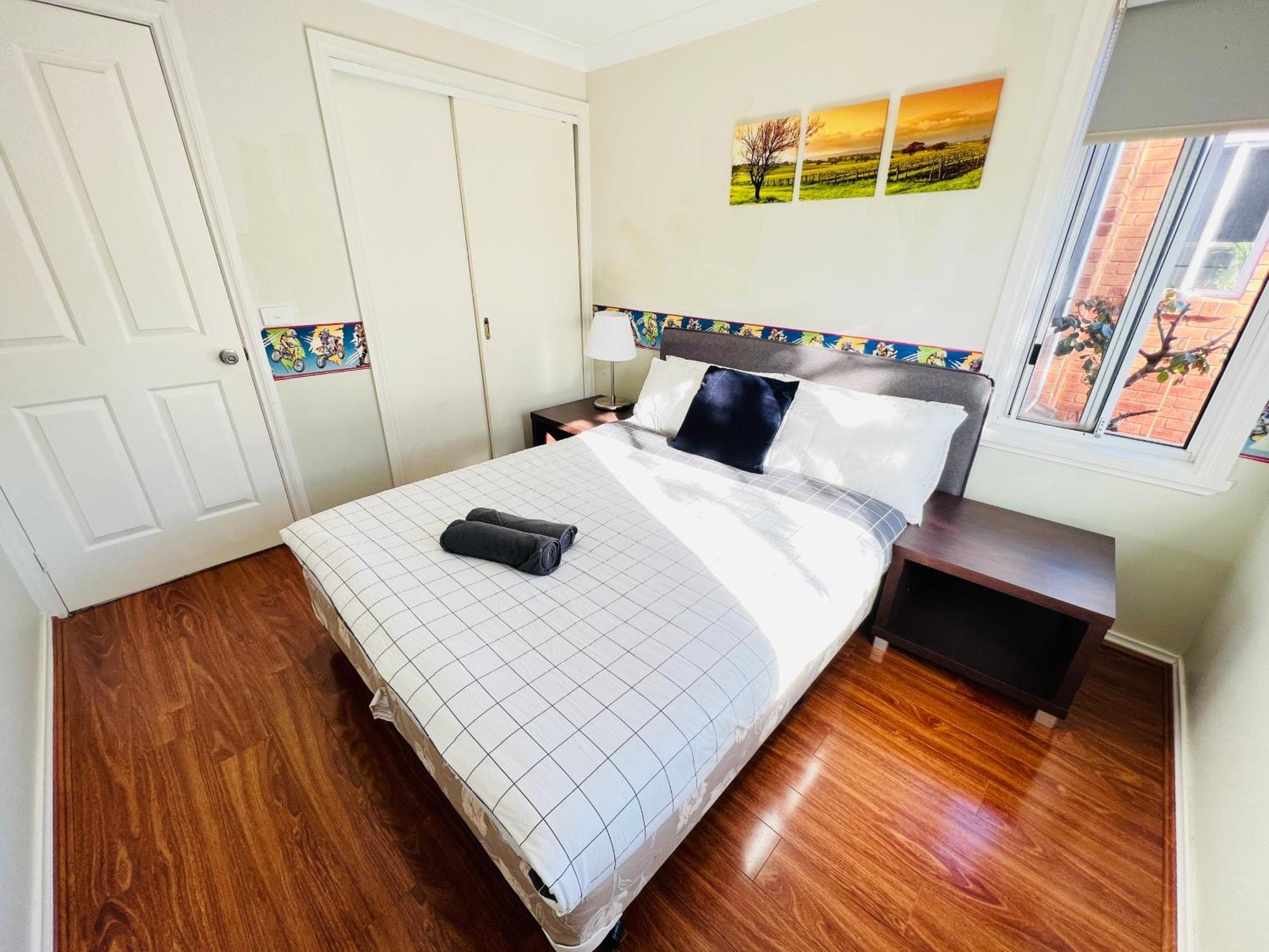 Spacious 6 Bedroom 15 Min Away From Melbourne Airport * Sydenham