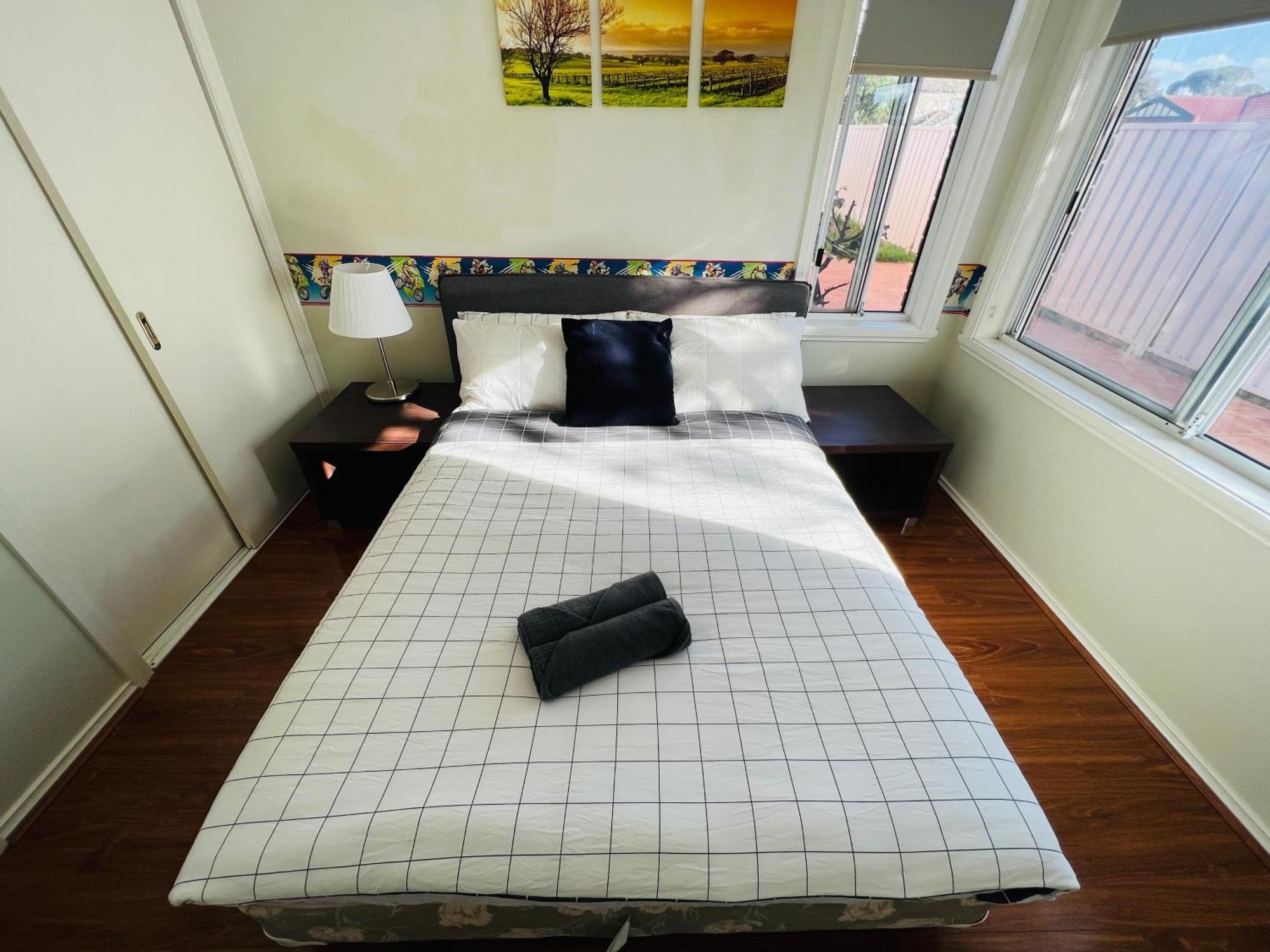 Spacious 6 Bedroom 15 Min Away From Melbourne Airport