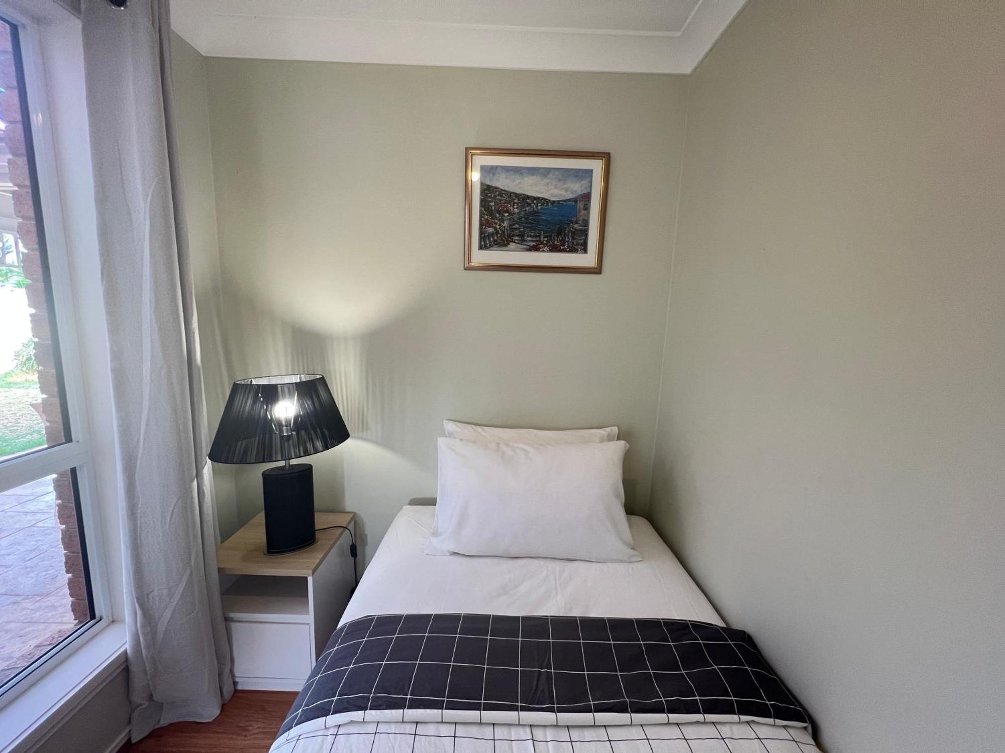 Spacious 6 Bedroom 15 Min Away From Melbourne Airport Sydenham
