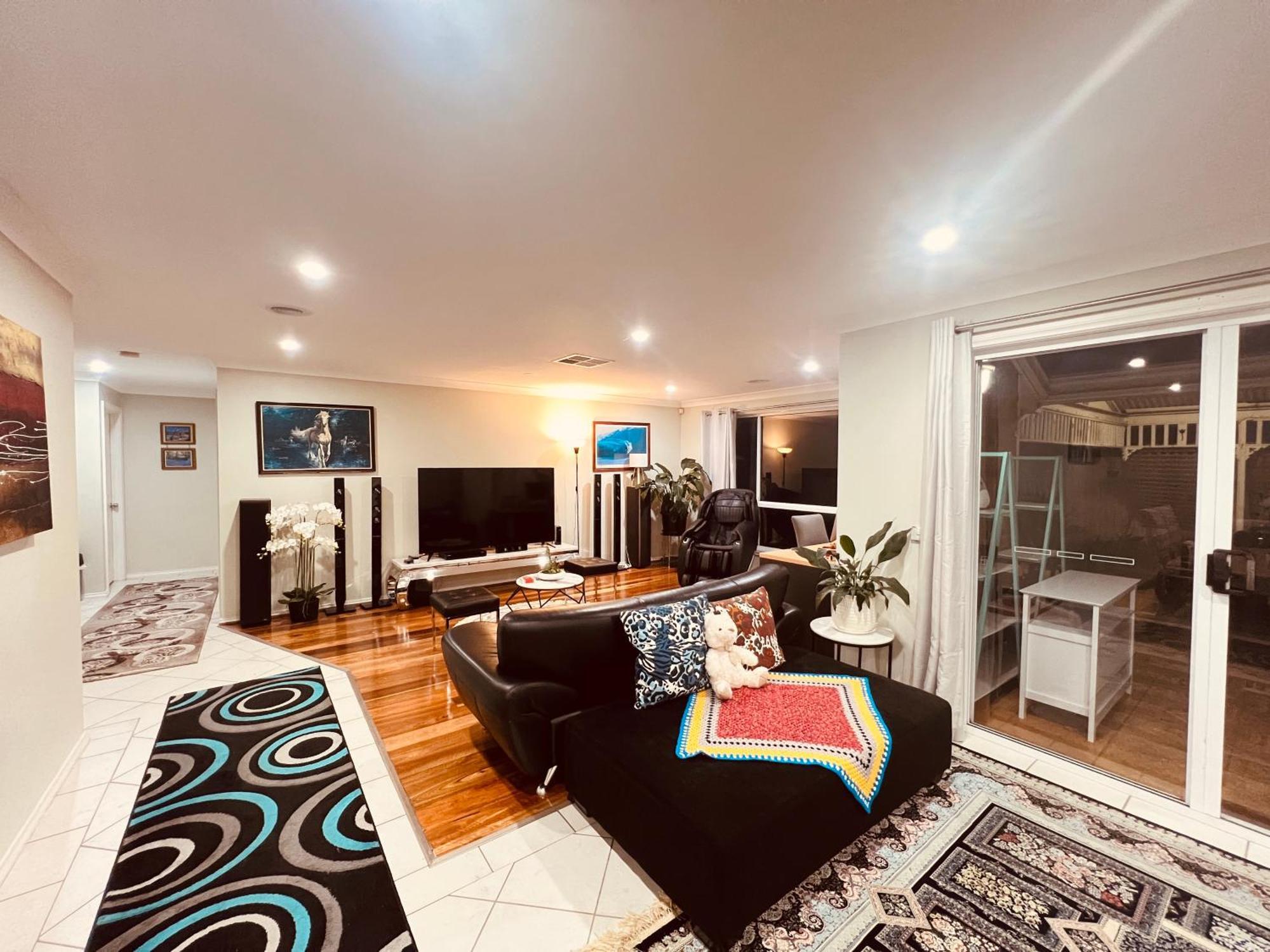 Homestay Spacious 6 Bedroom 15 Min Away From Melbourne Airport