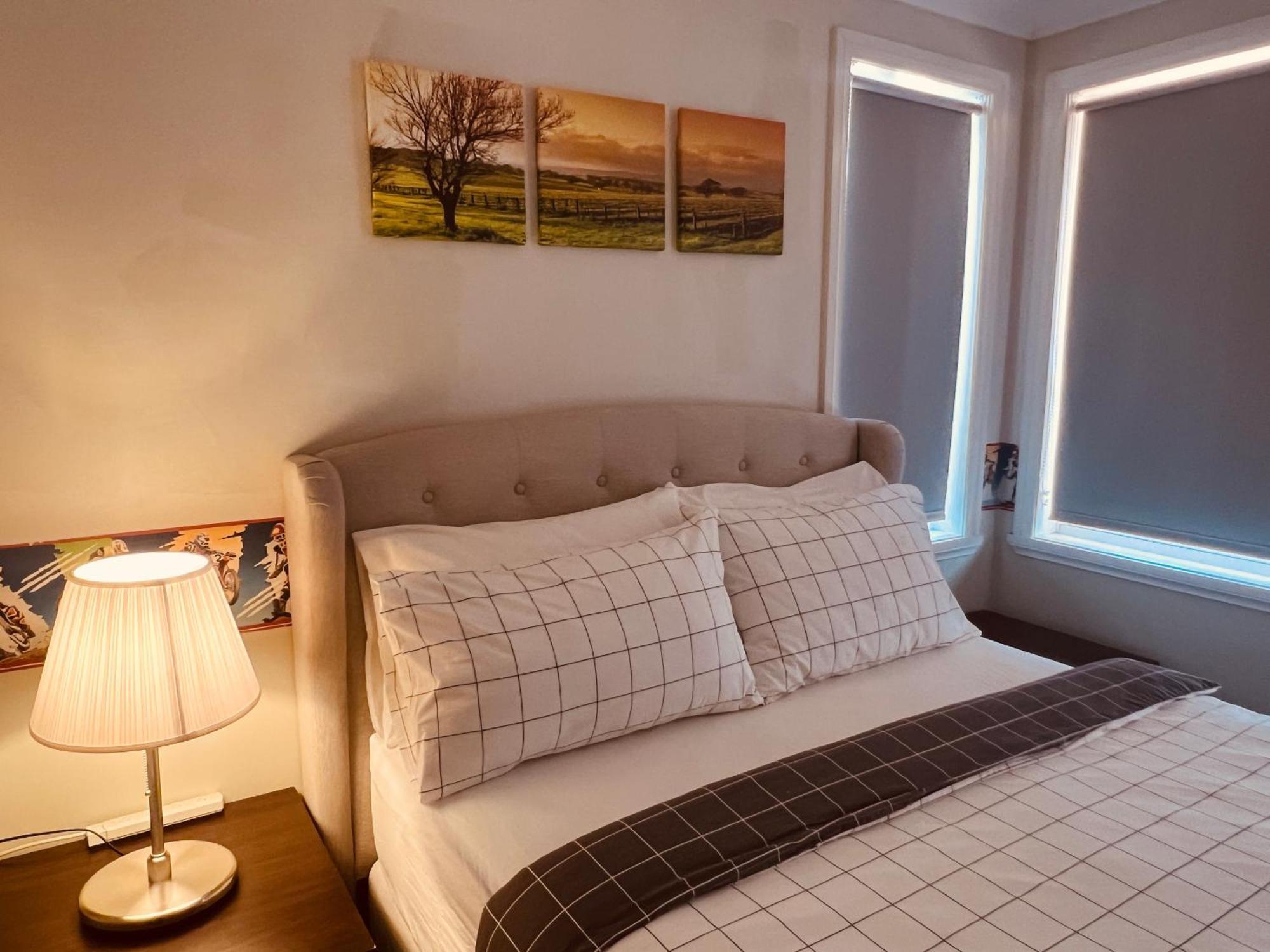 Spacious 6 Bedroom 15 Min Away From Melbourne Airport Sydenham