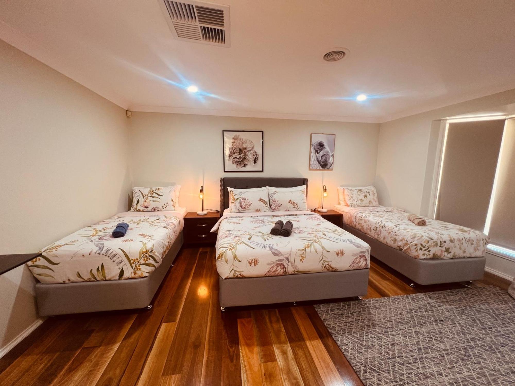 Homestay Spacious 6 Bedroom 15 Min Away From Melbourne Airport *