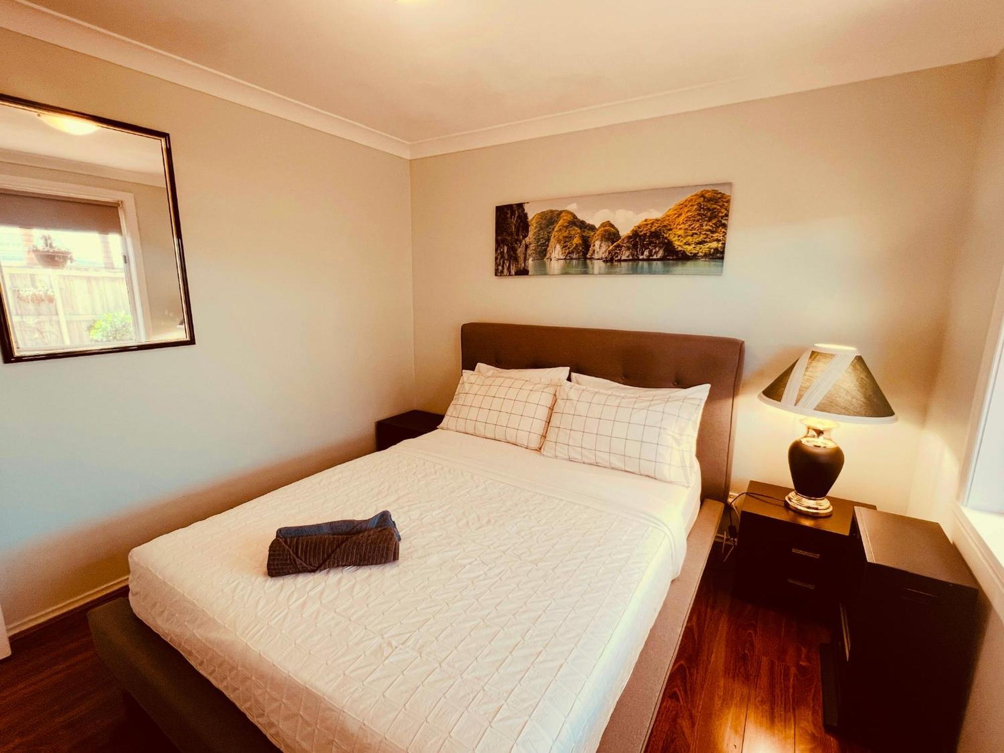 Spacious 6 Bedroom 15 Min Away From Melbourne Airport Sydenham