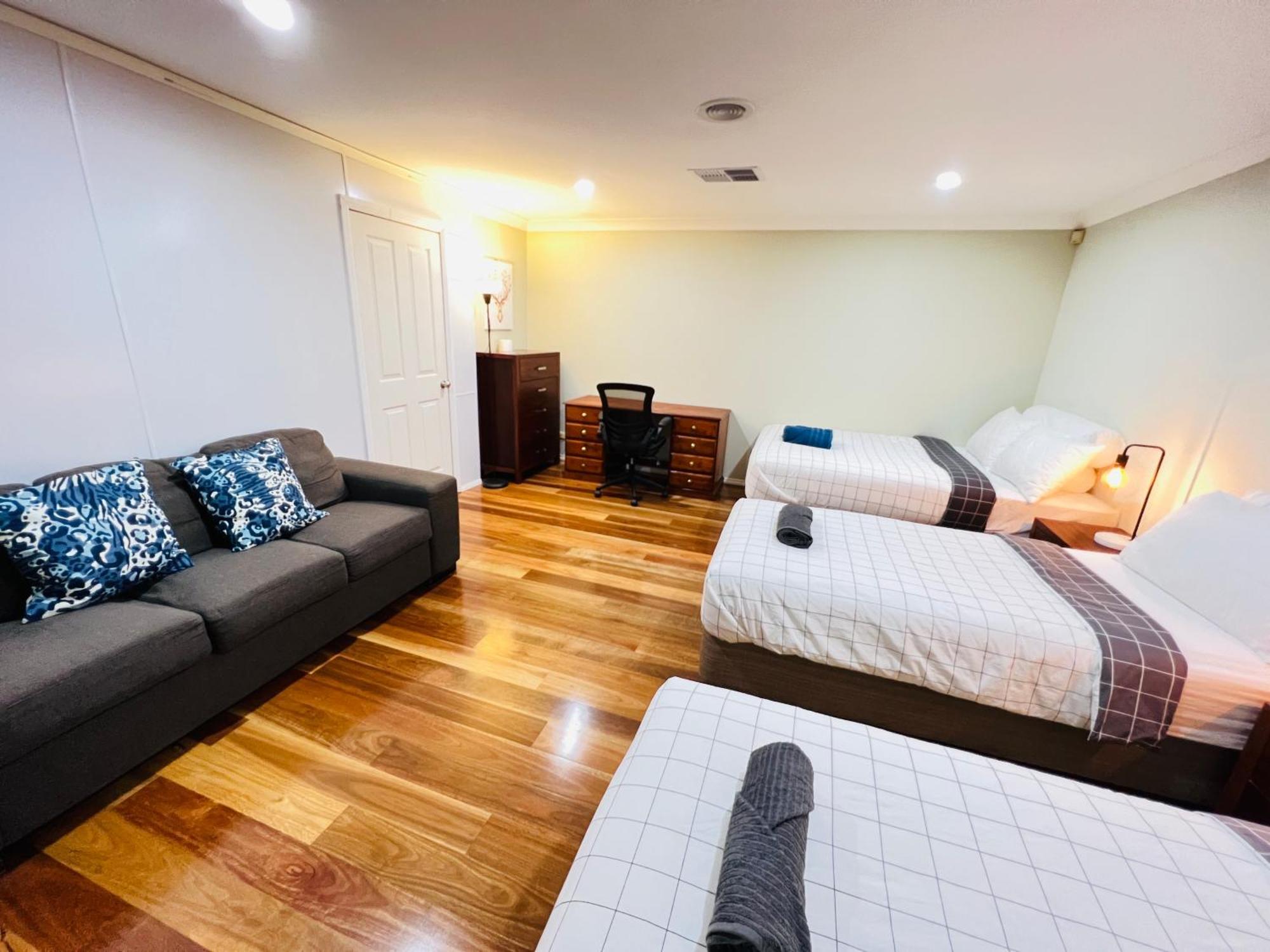 Homestay Spacious 6 Bedroom 15 Min Away From Melbourne Airport