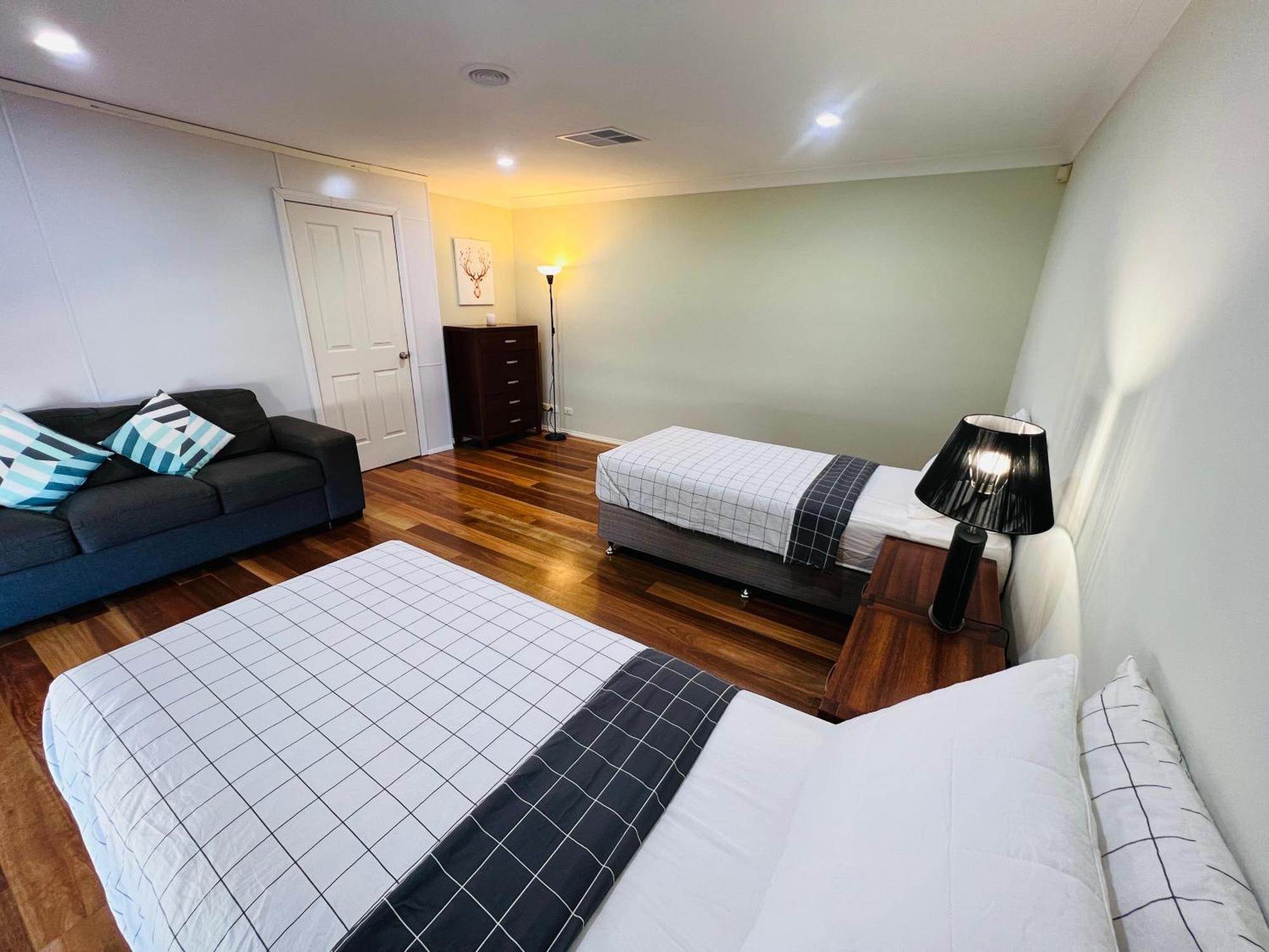 Homestay Spacious 6 Bedroom 15 Min Away From Melbourne Airport Sydenham
