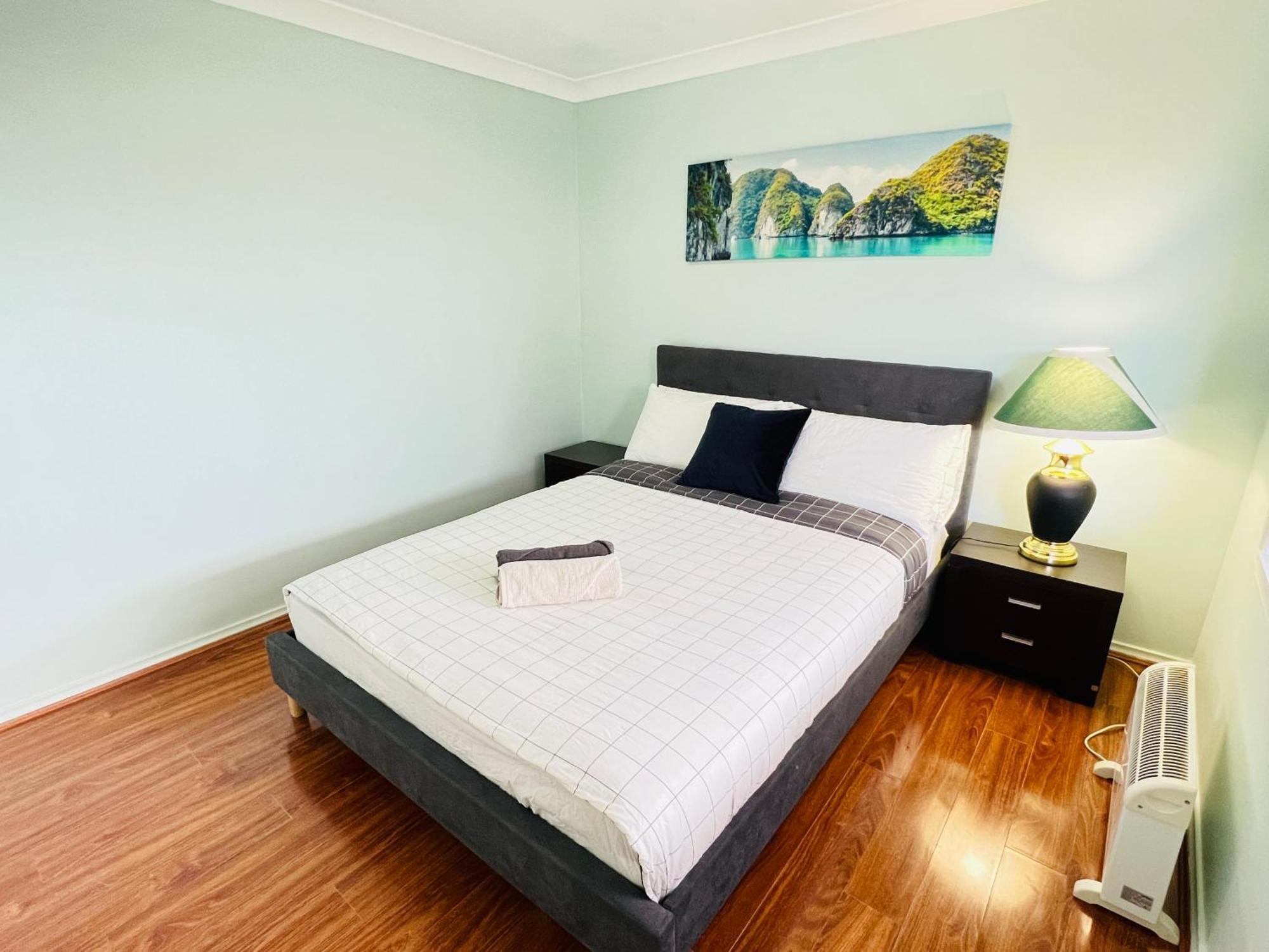 Spacious 6 Bedroom 15 Min Away From Melbourne Airport
